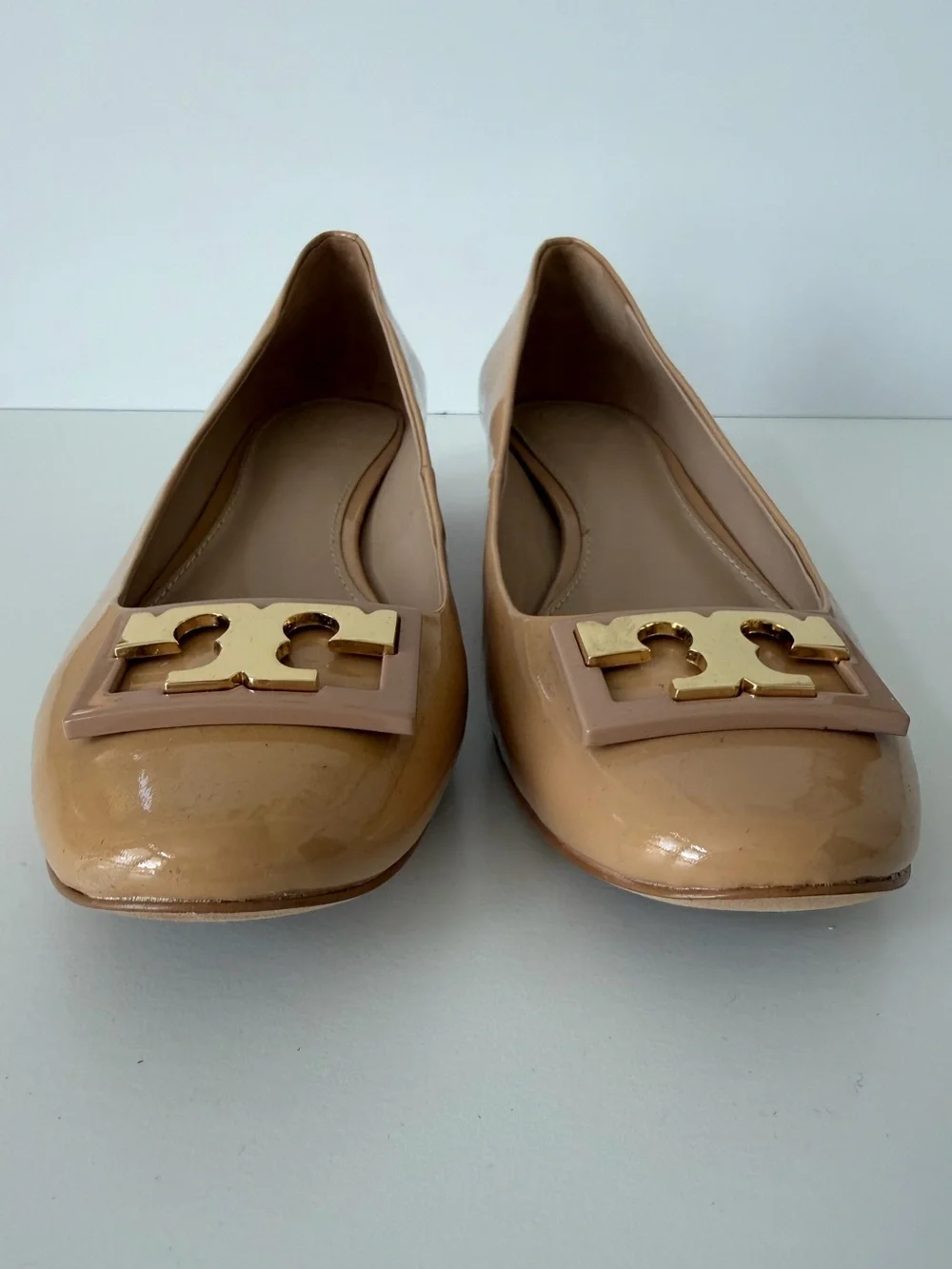 Tory Burch Gigi Tan/Nude Patent Leather Low Block Heel, Size 8